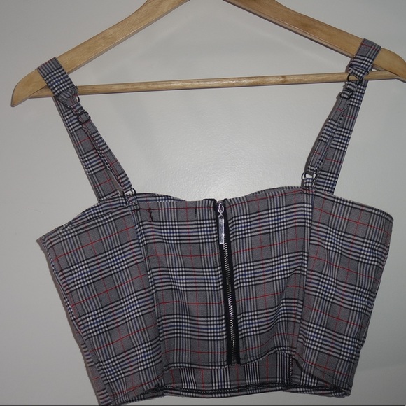 $12 for 6 Crop Tops! (size M) Baddie vibez - Picture 4 of 16